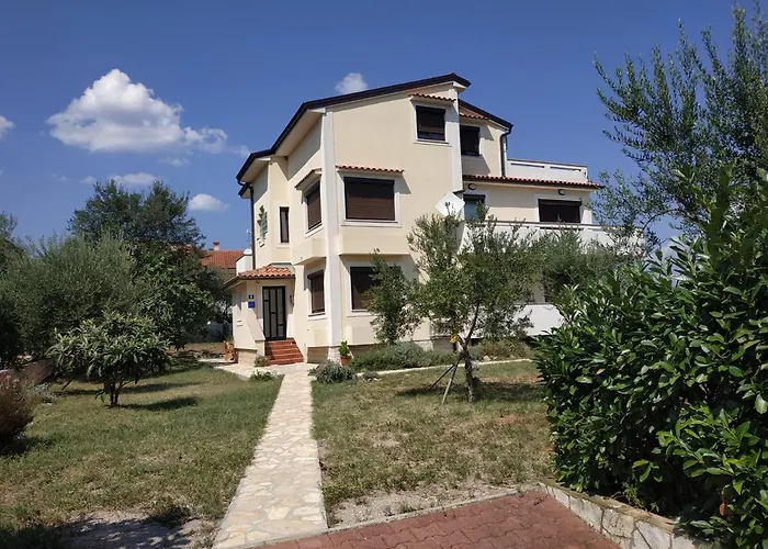 Giovanni Krk Апартаменты Крк